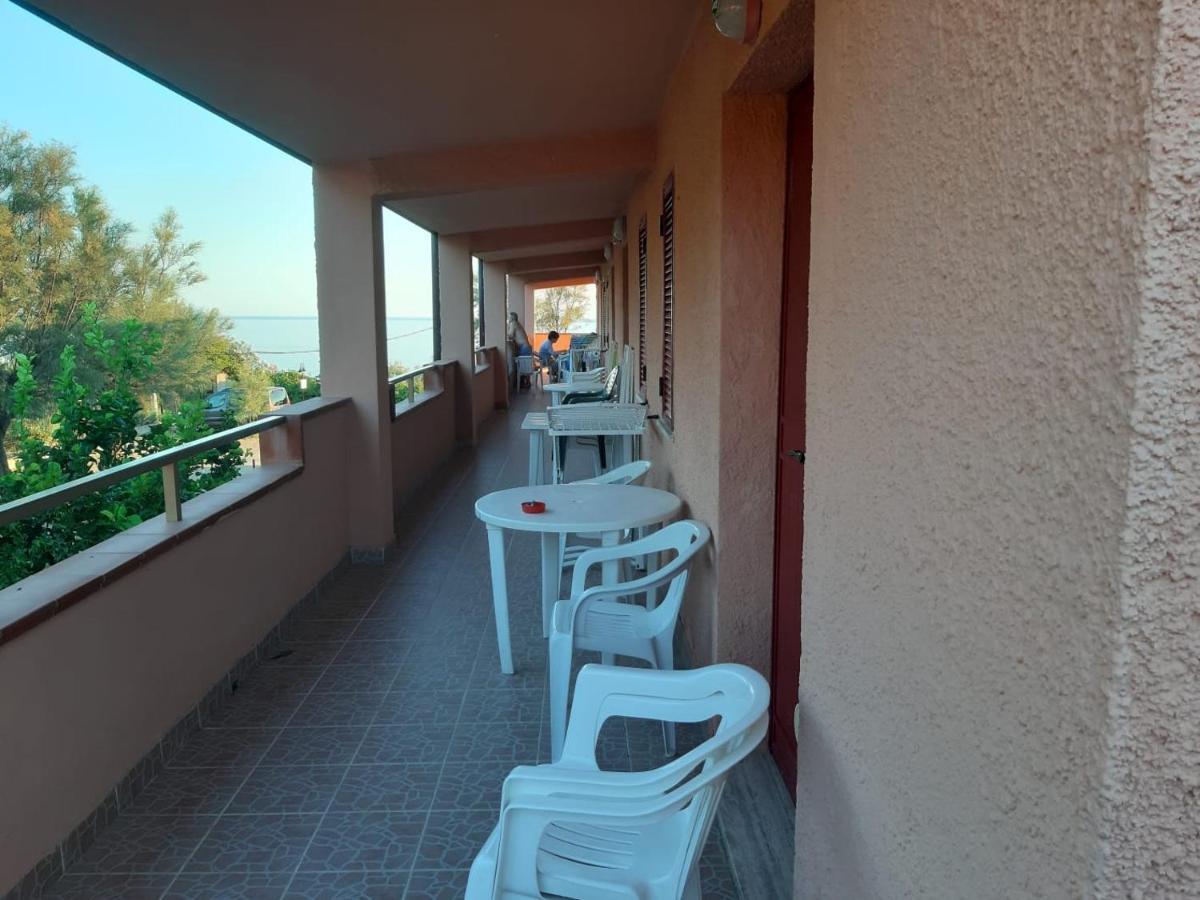 Residence La Darsena Isola Di Capo Rizzuto Esterno foto
