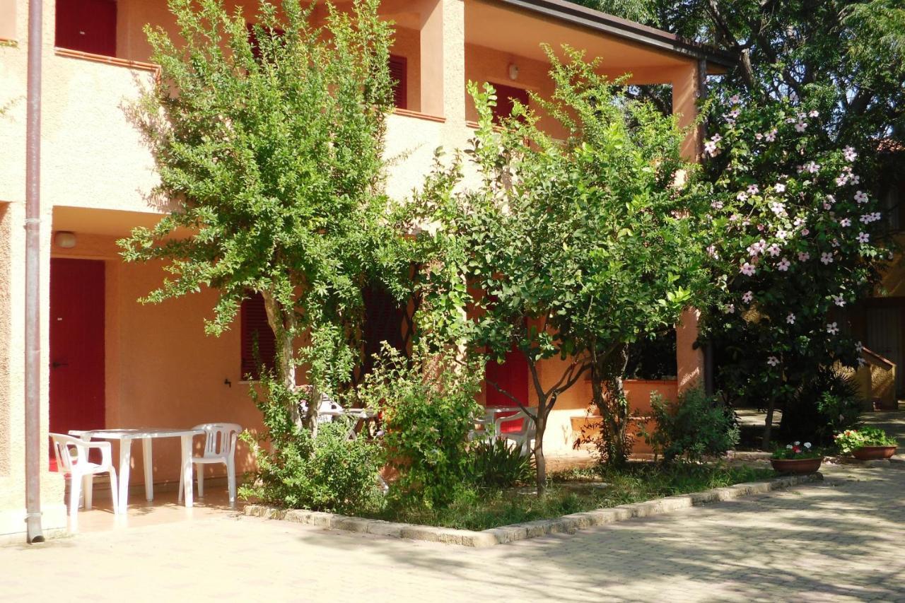 Residence La Darsena Isola Di Capo Rizzuto Esterno foto